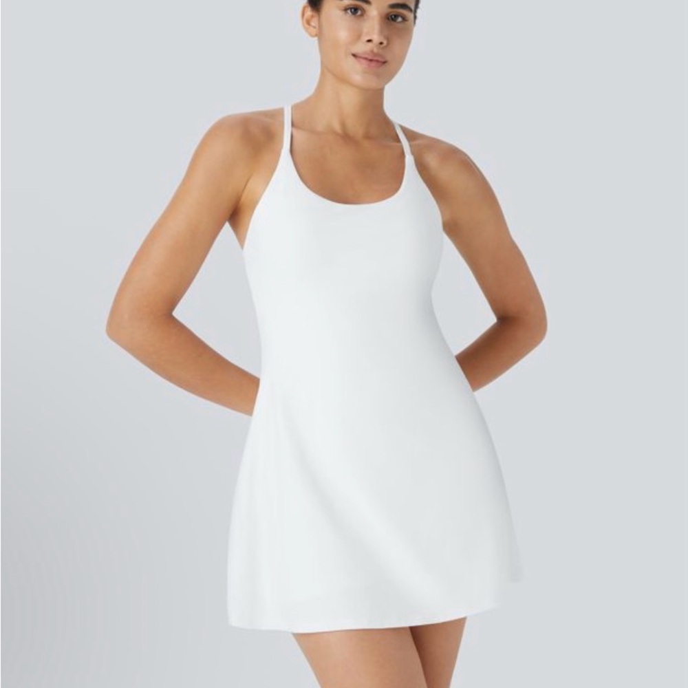 HALARA Classic White Tennis Dress